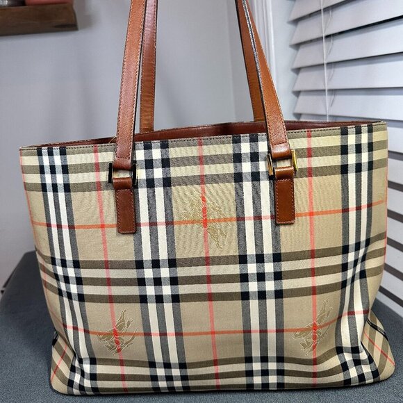 🎀 BURBERRY CANVAS TOTE - CLASSIC PLAID BEIGE 🎀 - Picture 5 of 10
